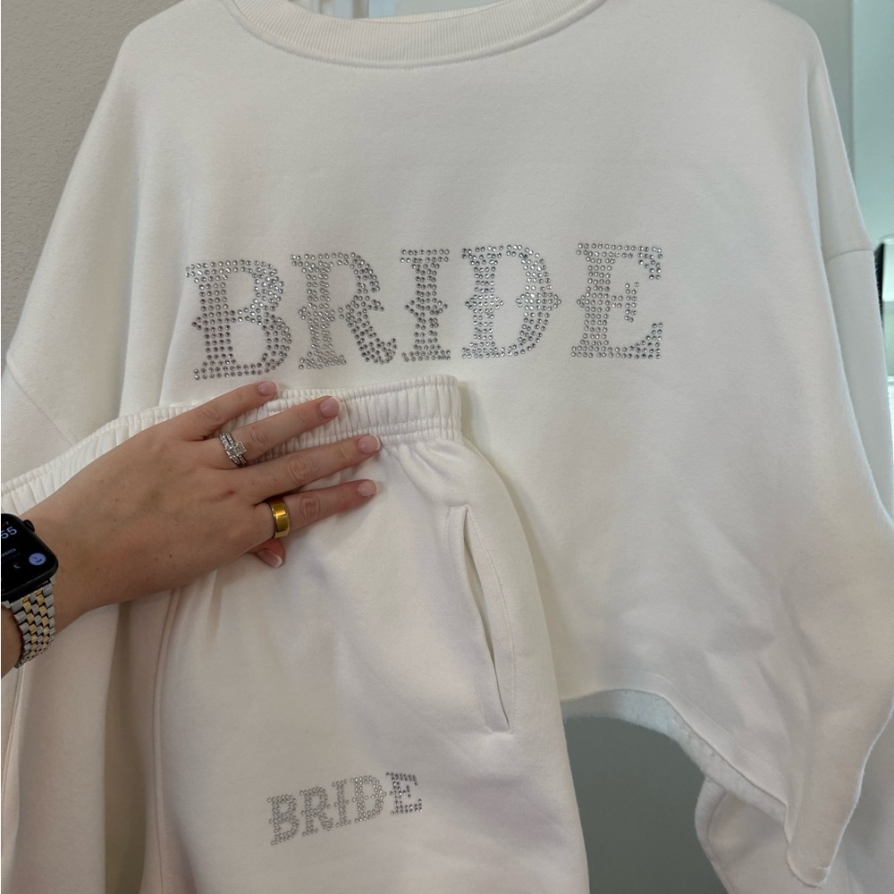 SIX STORIES White Bride Sweatshirt and Shorts Set